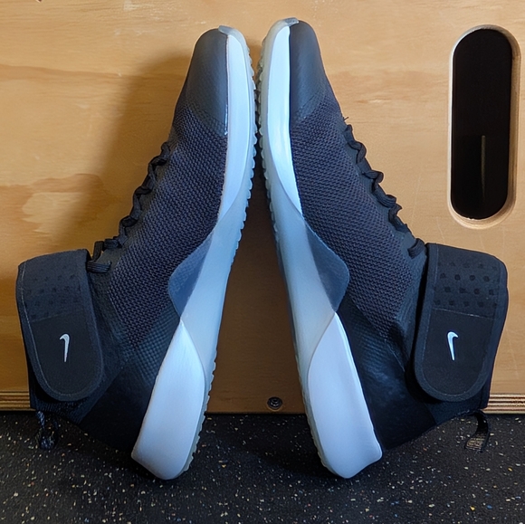 NWOB Nike Air Zoom Strong 2 - Picture 3 of 11